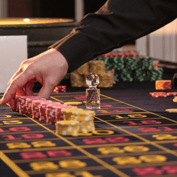 Les casinos Barrière de Lille et du Touquet recherchent des croupiers et forment des gens sans expérience